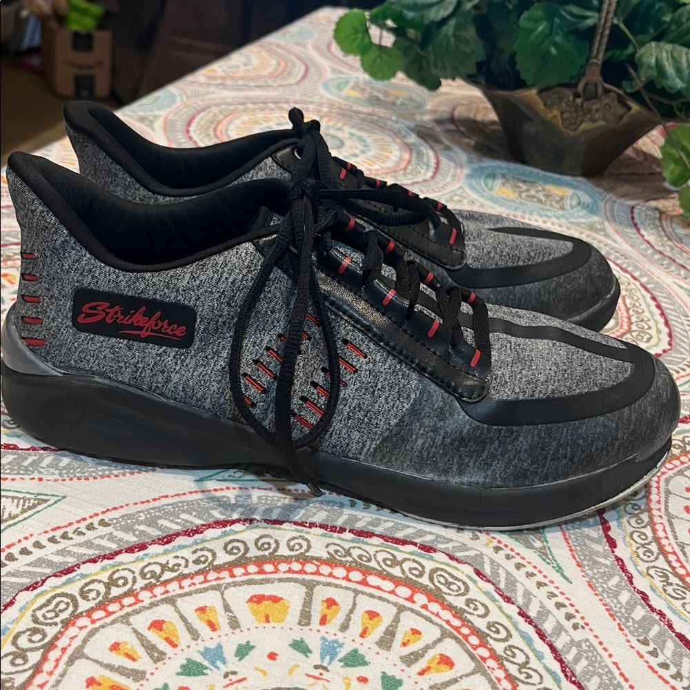 Strikeforce Blaze Bowling Shoes size 10 men’s - Picture 4 of 8